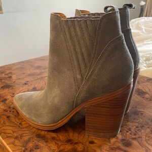 Marc Fisher Ommie Pointed Toe Booties EUC